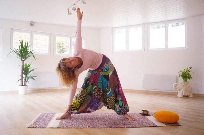 Chrystèle Trikonasana Chrystele Trikonasana