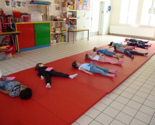 Yoga enfants et relaxation Oise école Valdampierre